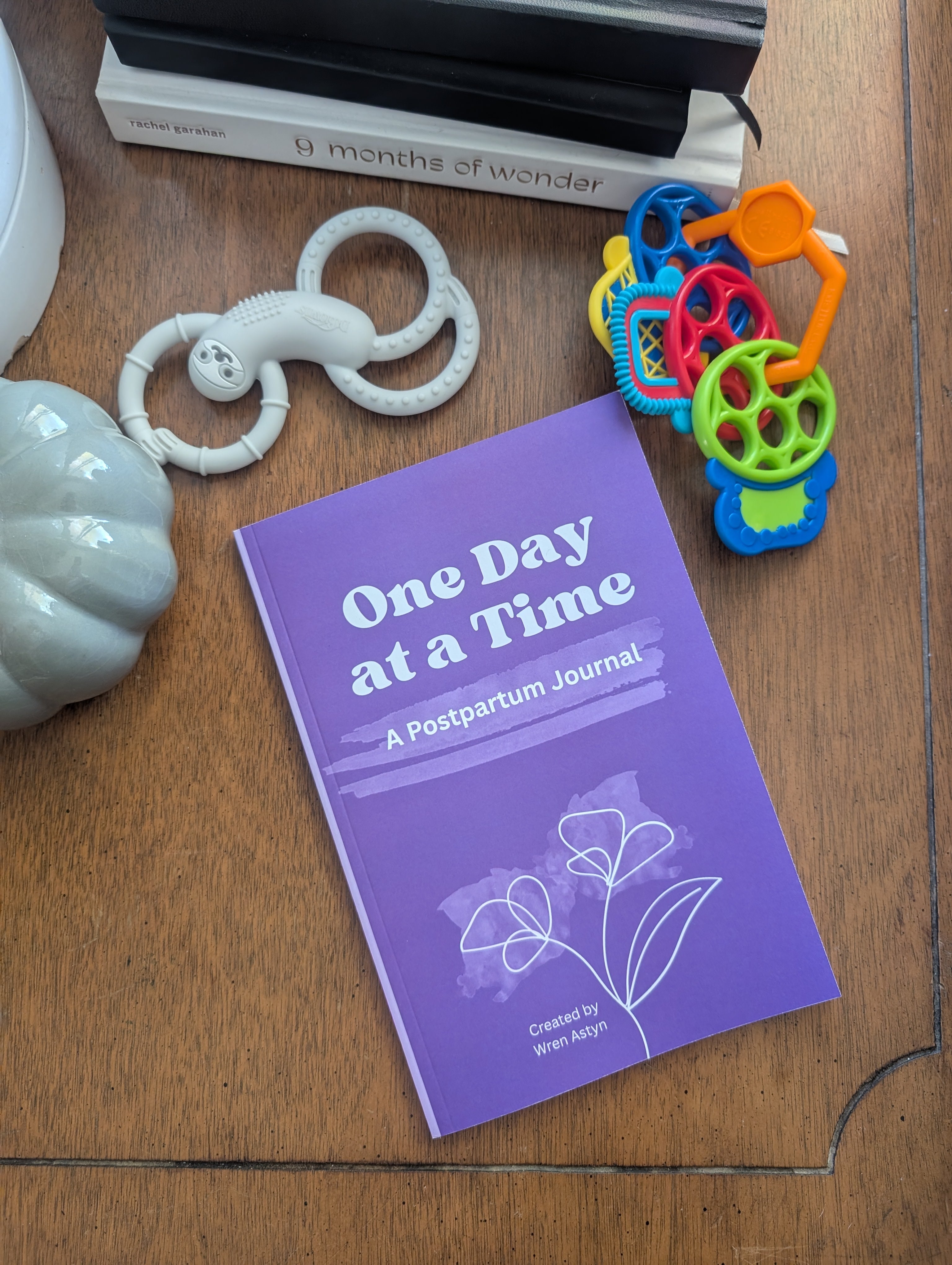 One Day at a Time: A Postpartum Journal for New Moms